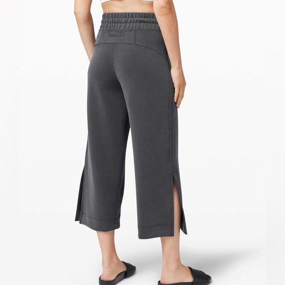 Lulu Softstreme Wide Leg Crop - Picture 2 of 2